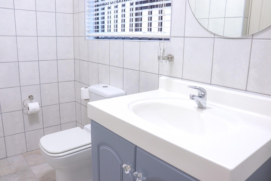 To Let 3 Bedroom Property for Rent in Onrus Western Cape